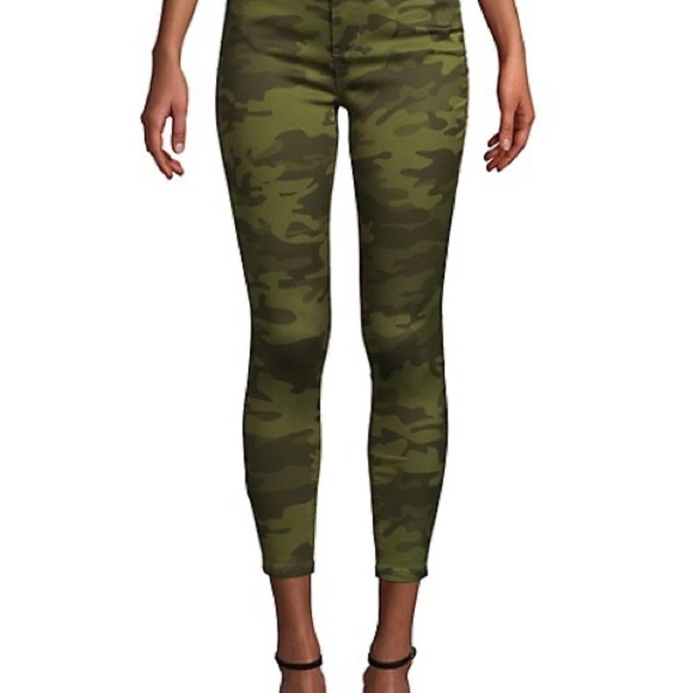 BNWT DESIGN LAB Hi Rise Skinny Camo Pants